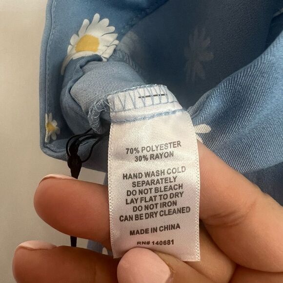 Unique Vintage Chambray Daisy Print Briella Flare Skirt - Picture 8 of 9